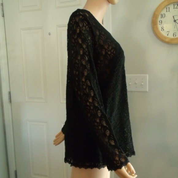 APT. 9 - XL Lined Black Embroidered Top - Picture 5 of 6